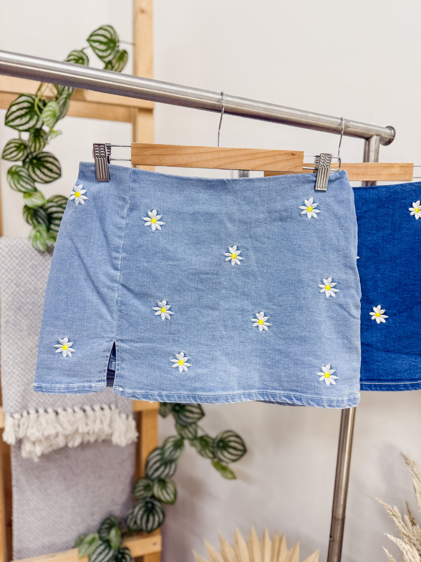 Faye Stitched Daisy Mini Skirt with Shorts