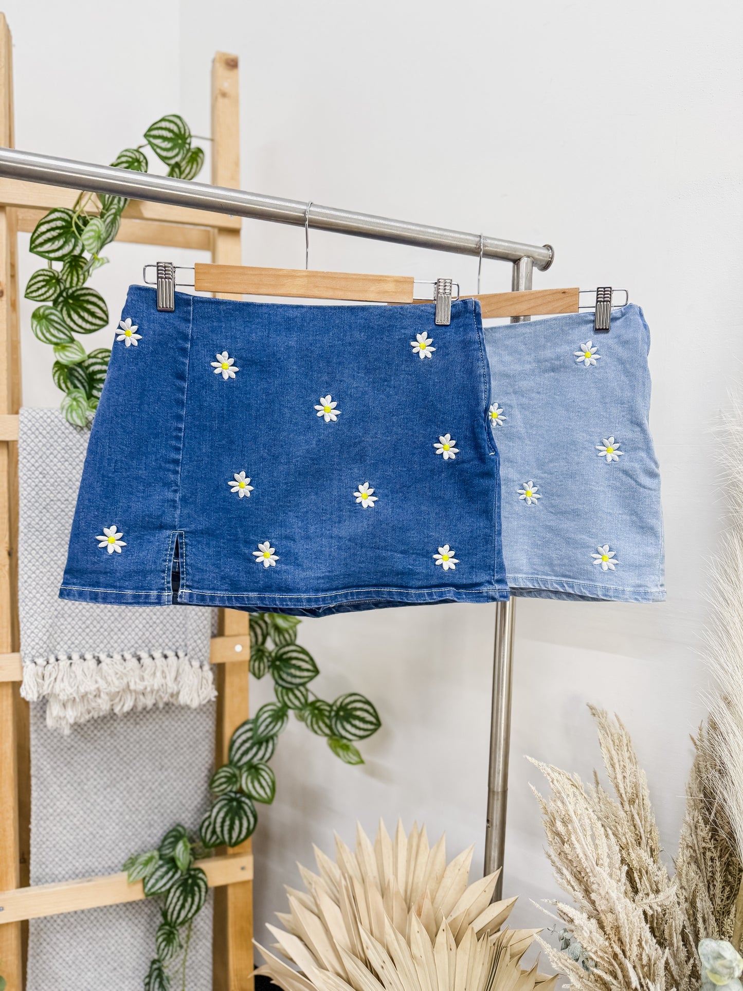 Faye Stitched Daisy Mini Skirt with Shorts