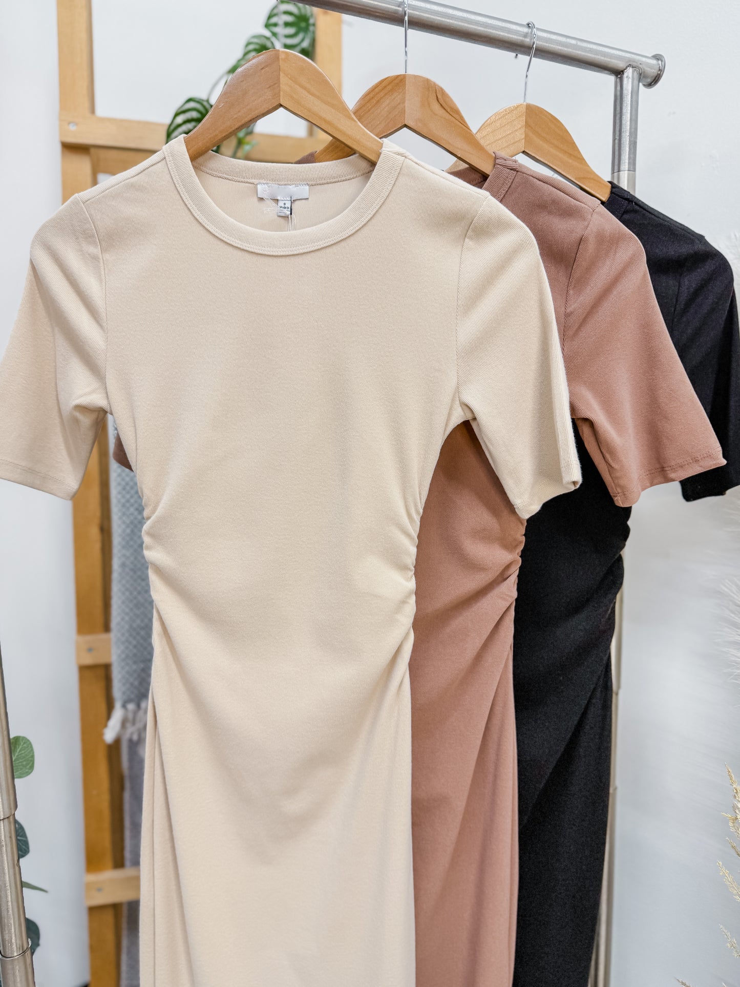 Noemi Midi Short Sleeve Dress