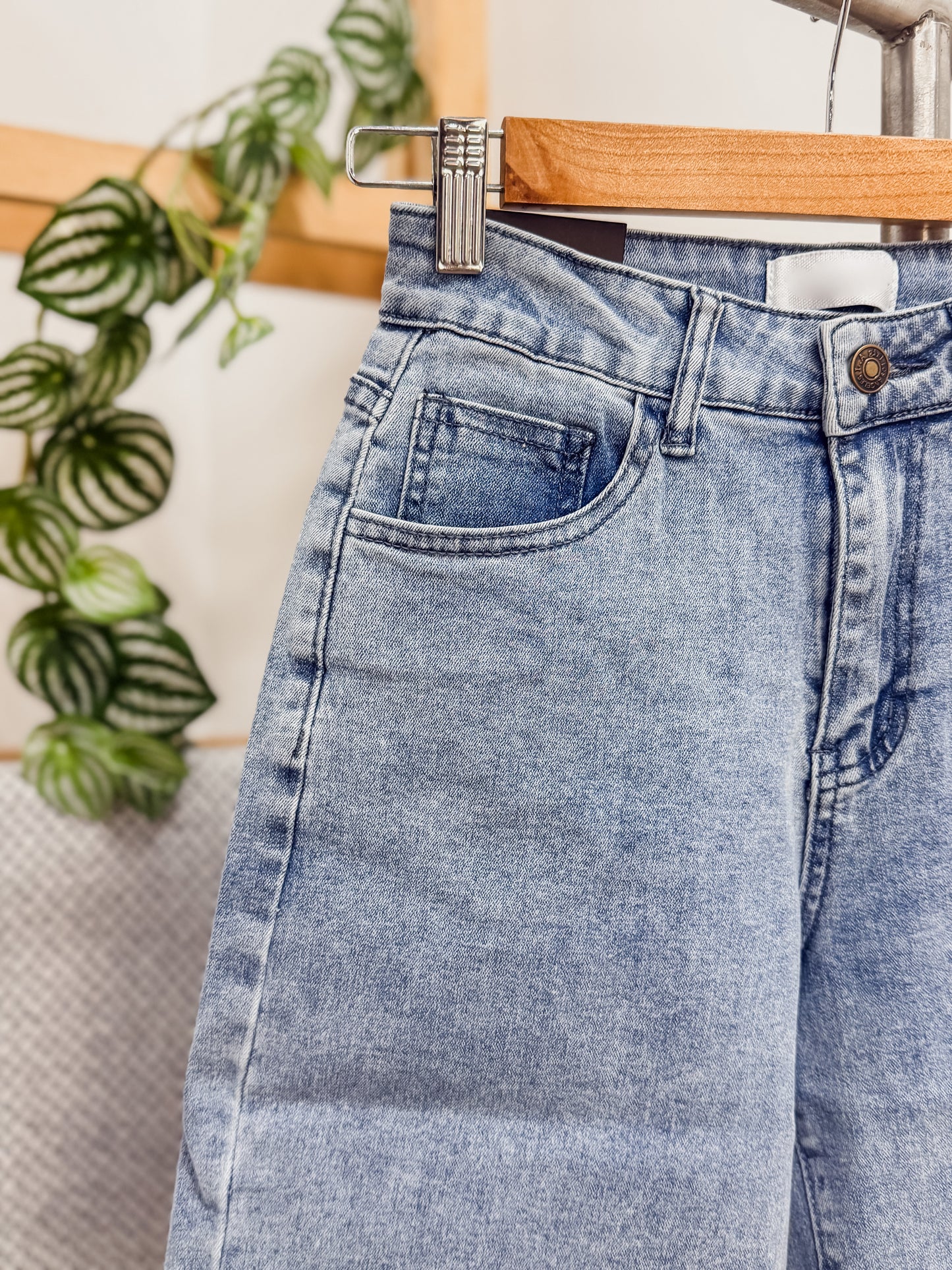 Nelly High Waisted Stretch Shorts