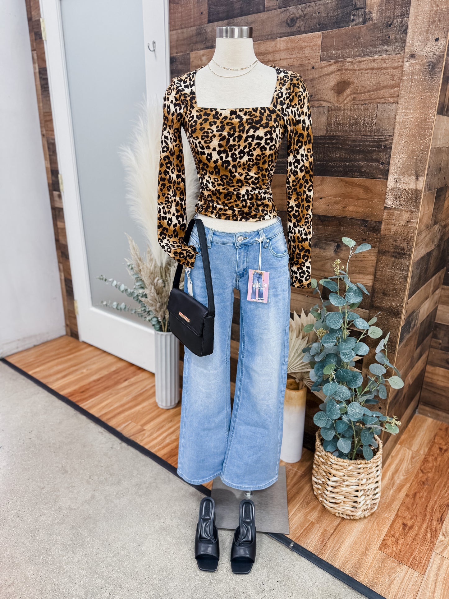 Cass Square Neckline Leopard Top