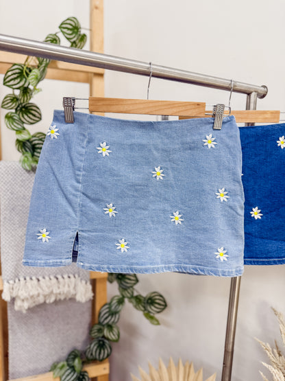 Faye Stitched Daisy Mini Skirt with Shorts