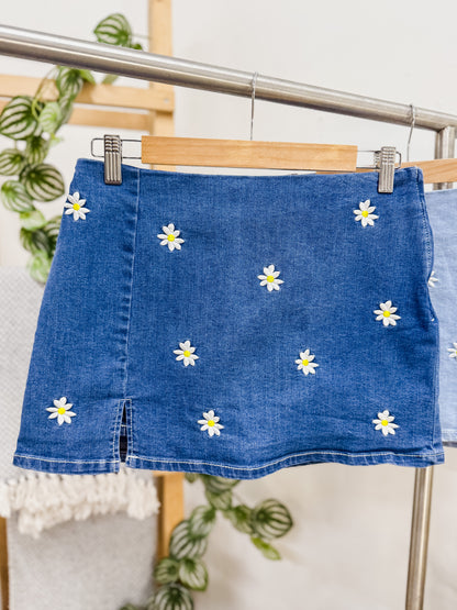 Faye Stitched Daisy Mini Skirt with Shorts