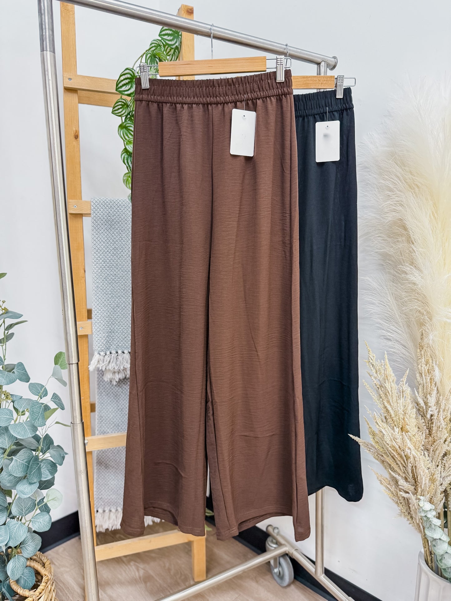 Dana Elastic Waistband Loose Fit Pants