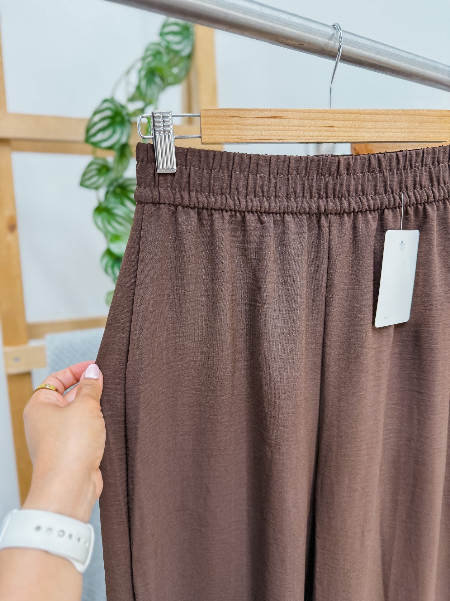 Dana Elastic Waistband Loose Fit Pants