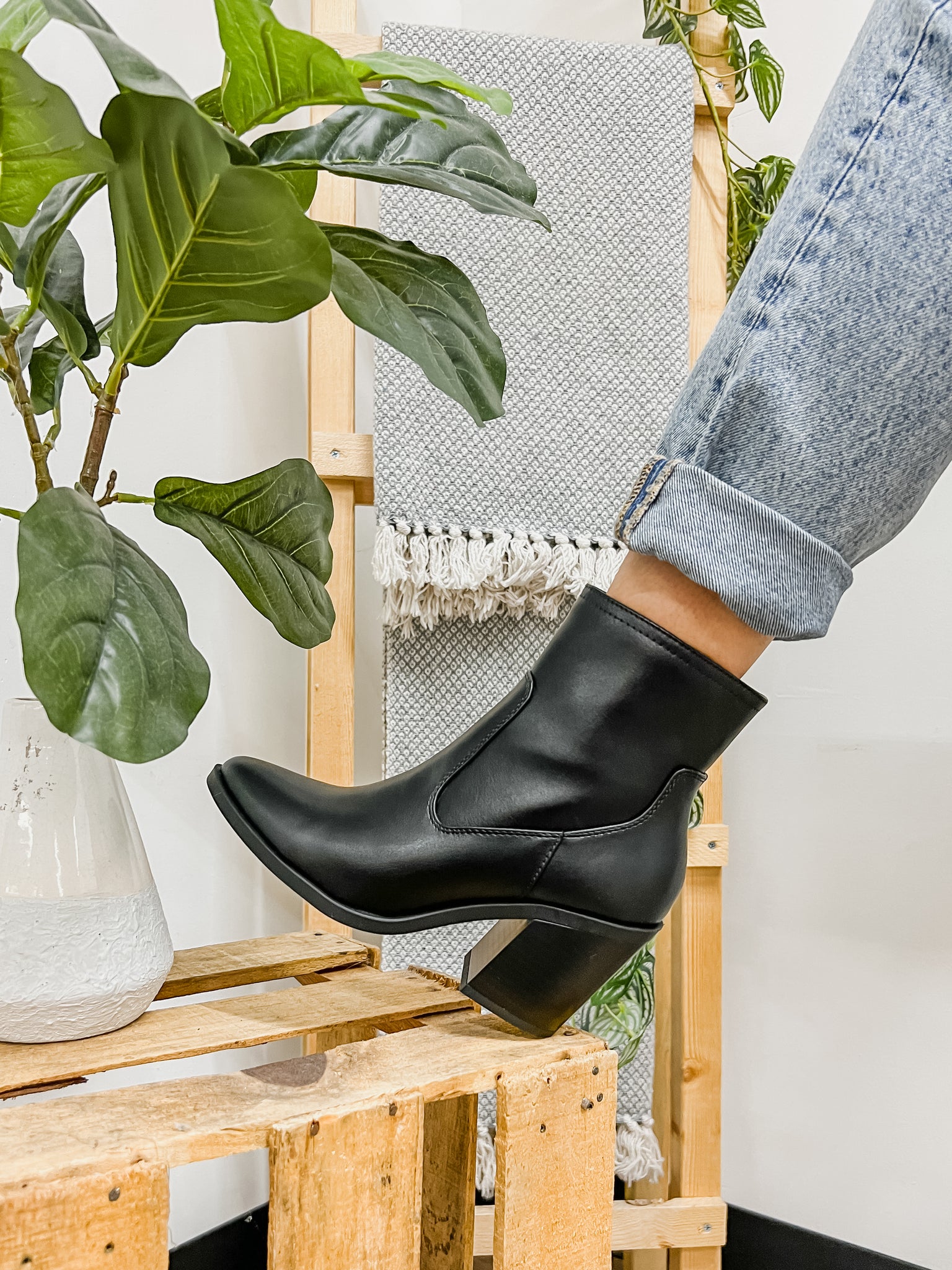 Tonya Pointed Toe Booties