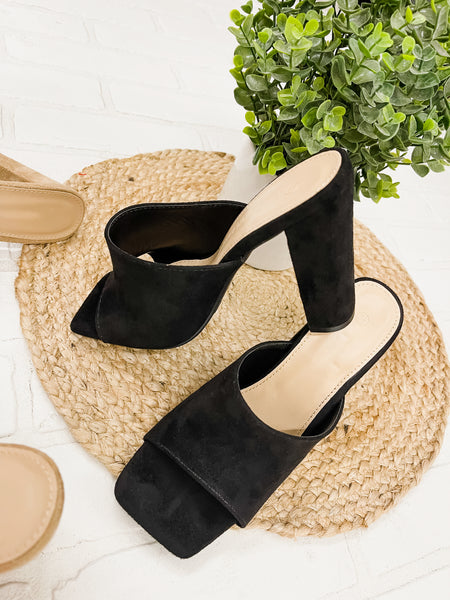 Mona Suede Mules