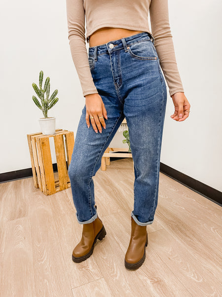 Basic Stretch Mom Jeans