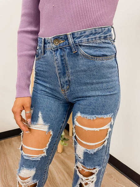 Super Distressed High Waist BF Jeans